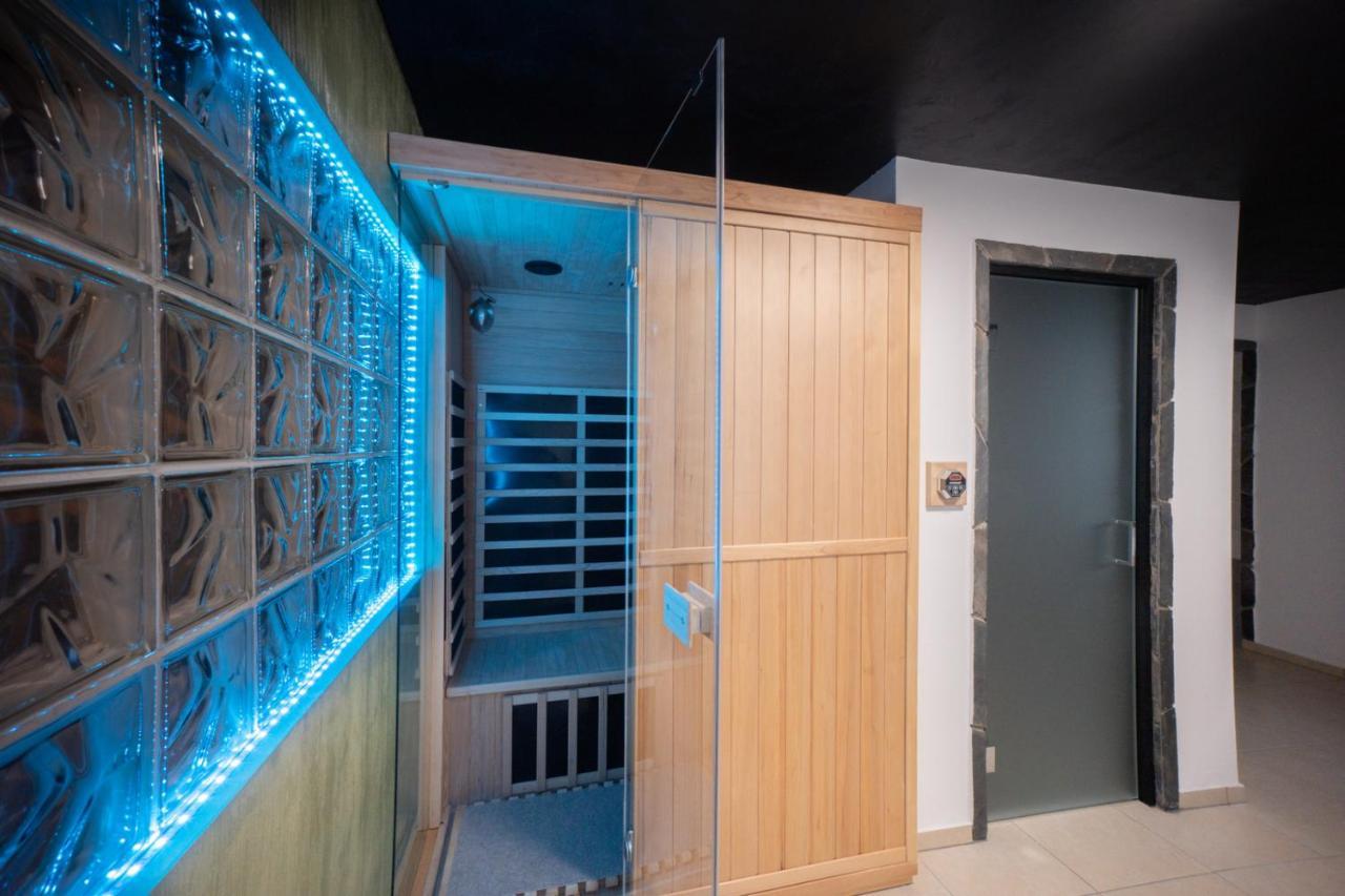 Resort Timaja - Pool, Massage Pool, Sauna トレビニェ エクステリア 写真
