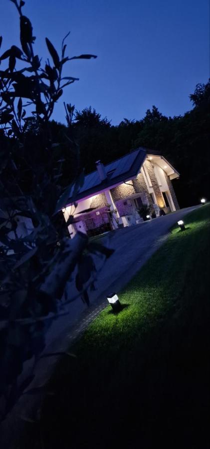 Resort Timaja - Pool, Massage Pool, Sauna トレビニェ エクステリア 写真