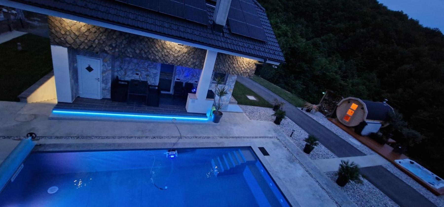Resort Timaja - Pool, Massage Pool, Sauna トレビニェ エクステリア 写真